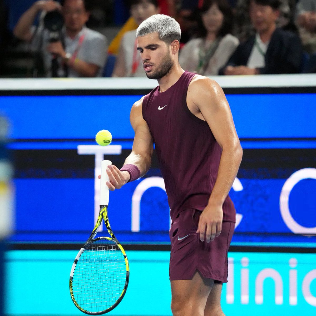 📊 Tenistas con 10 presencias en finales durante una temporada (1990-2025/Men’s Singles):

🇸🇪 Stefan Edberg (1990)
🇩🇪 Boris Becker (1990)
🇺🇸 Pete Sampras (1994)
🇺🇸 Andre Agassi (1995, 1998)
🇦🇹 Thomas Muster (1995)
🇭🇷 Goran Ivanisevic (1996)
🇷🇺 Yevgeny Kafelnikov (1996)
🇨🇭 Roger