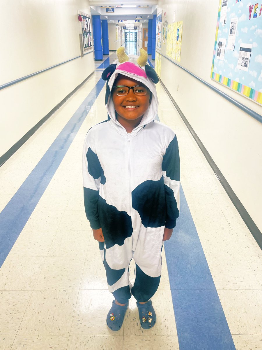 MrTeachK's tweet photo. Today’s celebration for Hispanic Heritage Month was Hispanic Heritage Film, Media, Art &amp; Book Character Day. Students wore a t-shirt or any attire of Hispanic character from any film, media, art, games or books @HillsideES #HispanicHeritageMonth #AwareAndCareFCS @FultonCoSchools https://t.co/6bMmme4F8z