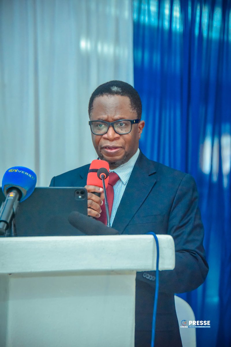 cncsurdcongo's tweet photo. Le coordonnateur du conseil national de la CSU , Dr Polydor Mbongani a pris part à la célébration de la journée mondiale des pharmaciens , commémorée le 25 septembre de chaque année. 

Cette cérémonie s’est déroulée  sous le theme « Pensez santé, pensez pharmaciens » , L’occasion pour le coordonnateur du CNCSU, de mettre en lumière les innovations du programme et de rappeler combien le rôle des pharmaciens reste central pour la réussite de la couverture santé universelle en RDC.
