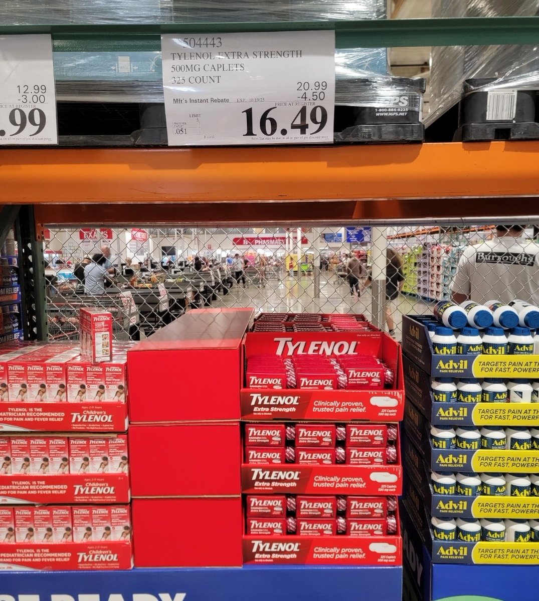 ThetaTooth's tweet photo. Come get your meds https://t.co/BeVkQ2K6aG