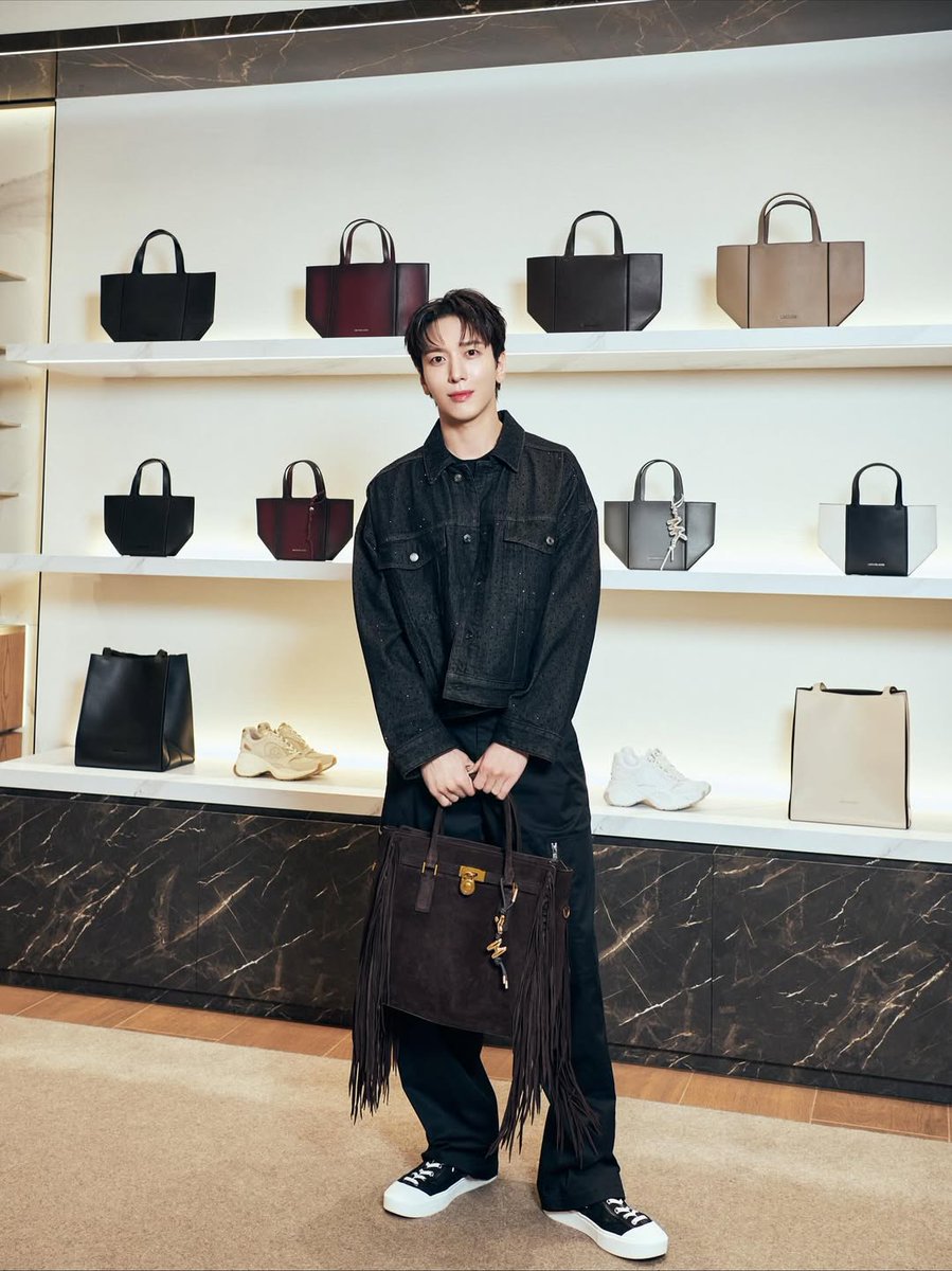 jyhxffect's tweet image. #michaelkors night✨🥂