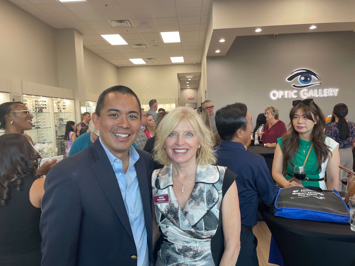 heidikasama4nv's tweet image. Thrilled to celebrate the grand opening of Optic Gallery in Downtown Summerlin! Investing in our local #smallbiz is key to a strong economy. As your next County Commissioner, I will continue to support the growth and success of entrepreneurs right here in our community.