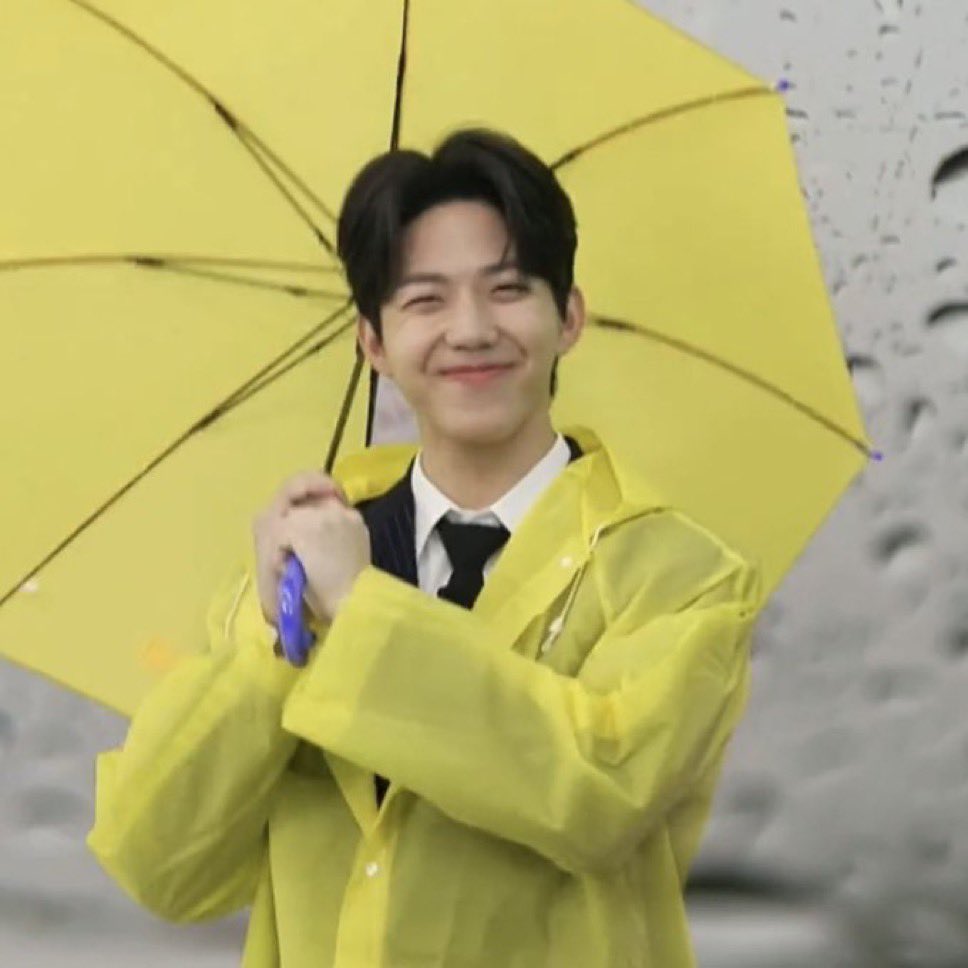 아침에는 19도 기모후드 하나 
걸치면 괜찮은 날씨입니더
추우니께 추위조심허시고예~