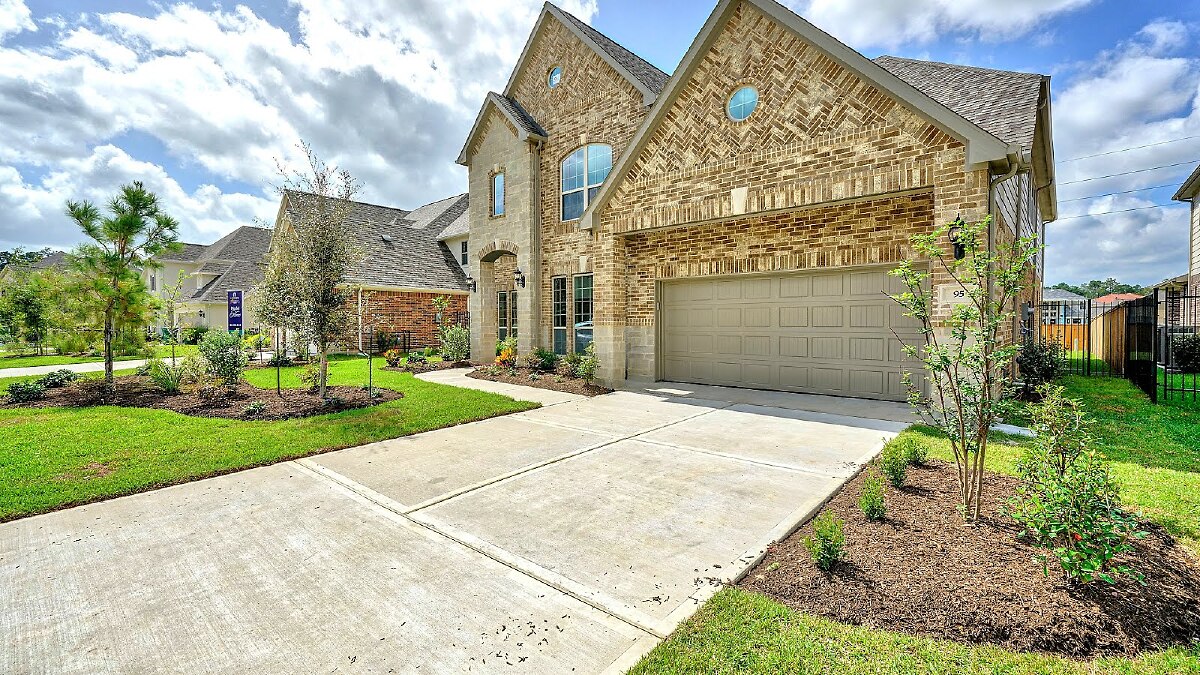 DAtkinsRealtor's tweet photo. Summer 2025 delivered the strongest market for U.S. homebuyers in more than a decade, according to a new report from Redfin. https://t.co/RmzVQxXkAU https://t.co/hRu7EHpLNo