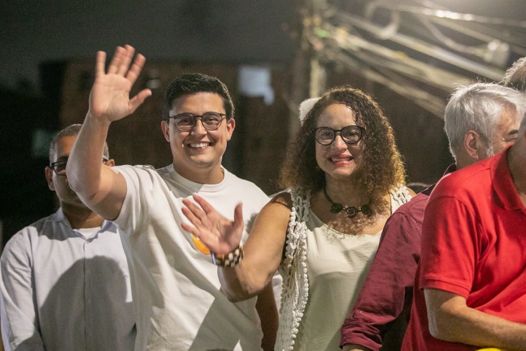 Hoje é dia de celebrar a vida desse jovem camarada, que vem fazendo a diferença na vida dos recifenses, o vice-prefeito e secretário de Infraestrutura do Recife, Victor Marques. Que venha mais um ano de muitas conquistas, saúde e boas histórias. Parabéns, Victor!
📷 Diego Galba