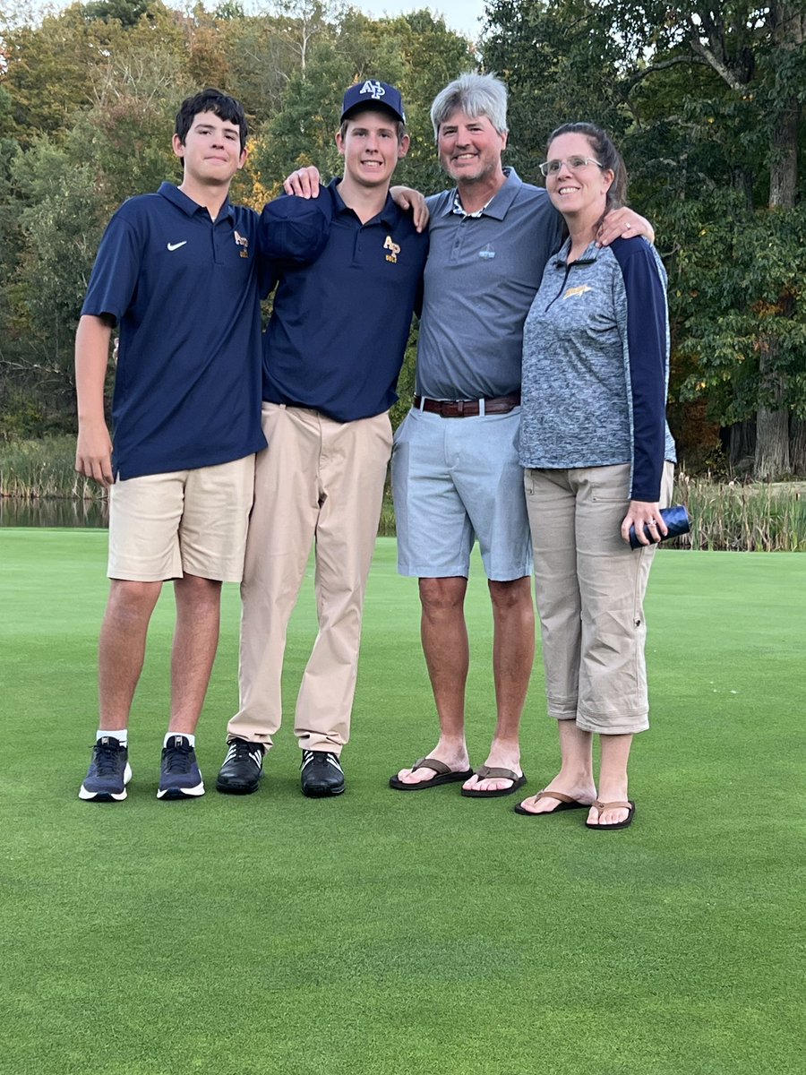 AP_Athletics's tweet image. Congratulations and good luck to our boys golf seniors. 
#WinnersInThe3Cs
#AP_EveryStudentEveryDay