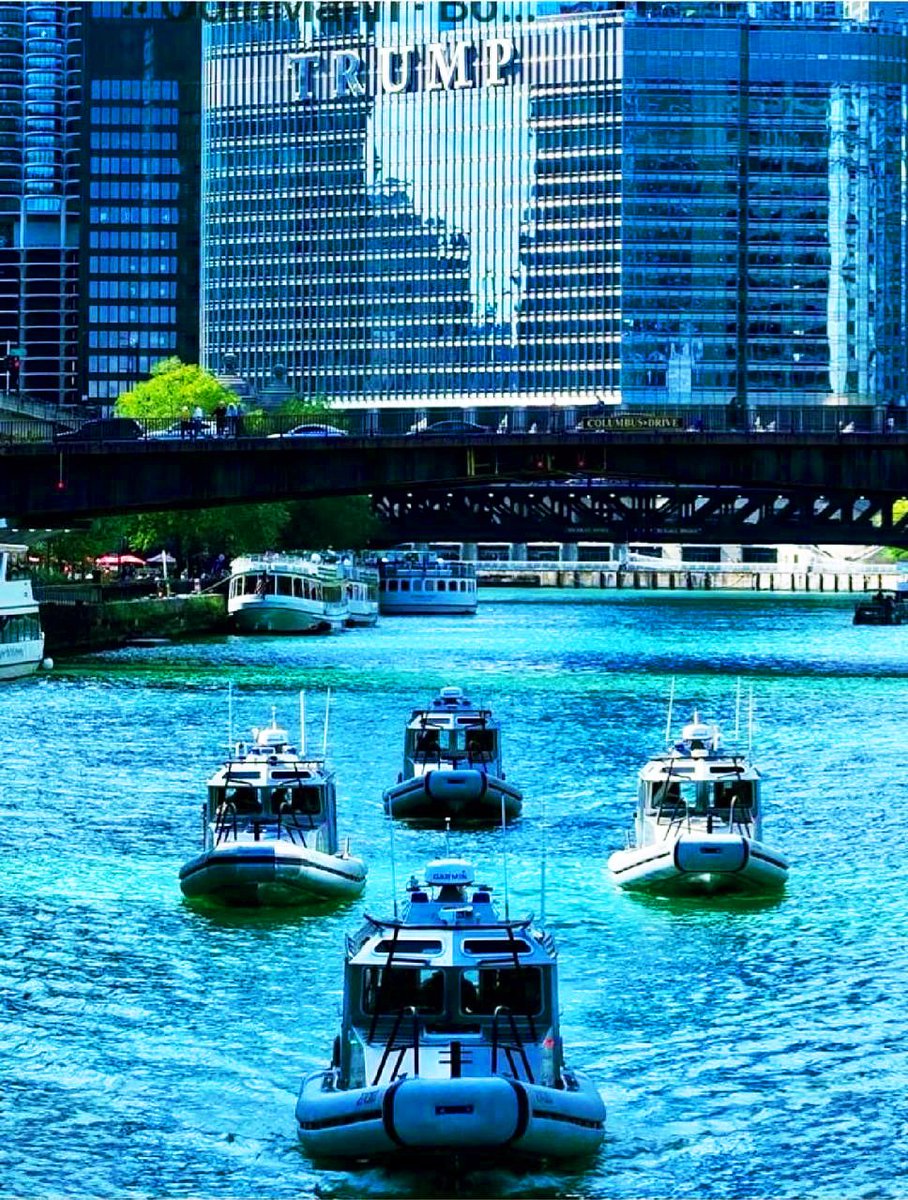 PapiTrumpo's tweet photo. THERE'S A NEW SHERIFF IN CHI-TOWN!!!😎🇺🇸⚡️⚡️⚡️ https://t.co/WxMFRFFduf