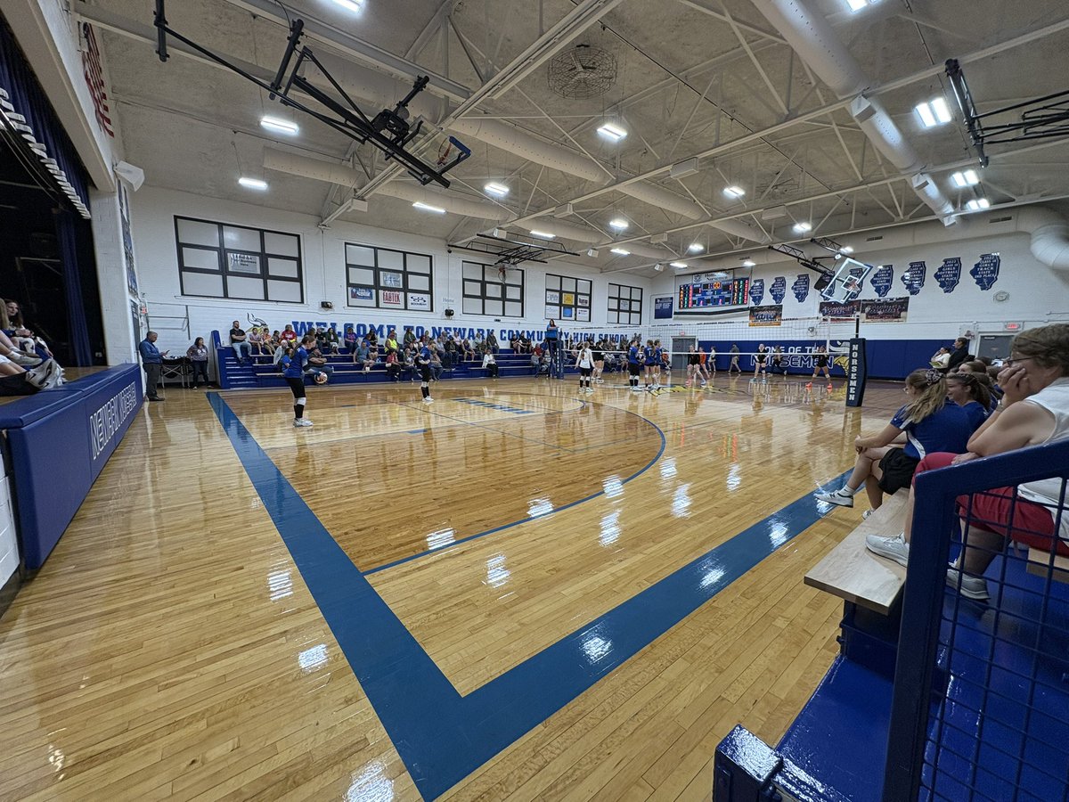 We are ready for some volleyball at Newark High School! 🏐