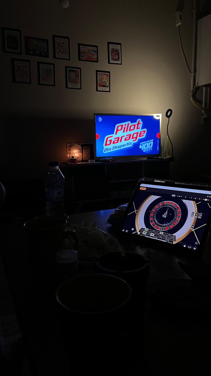 yeni evi hallettik yeni bir ask eksigimiz var onu da en kısa sürede hallederiz umarim 🙏🏻🧿