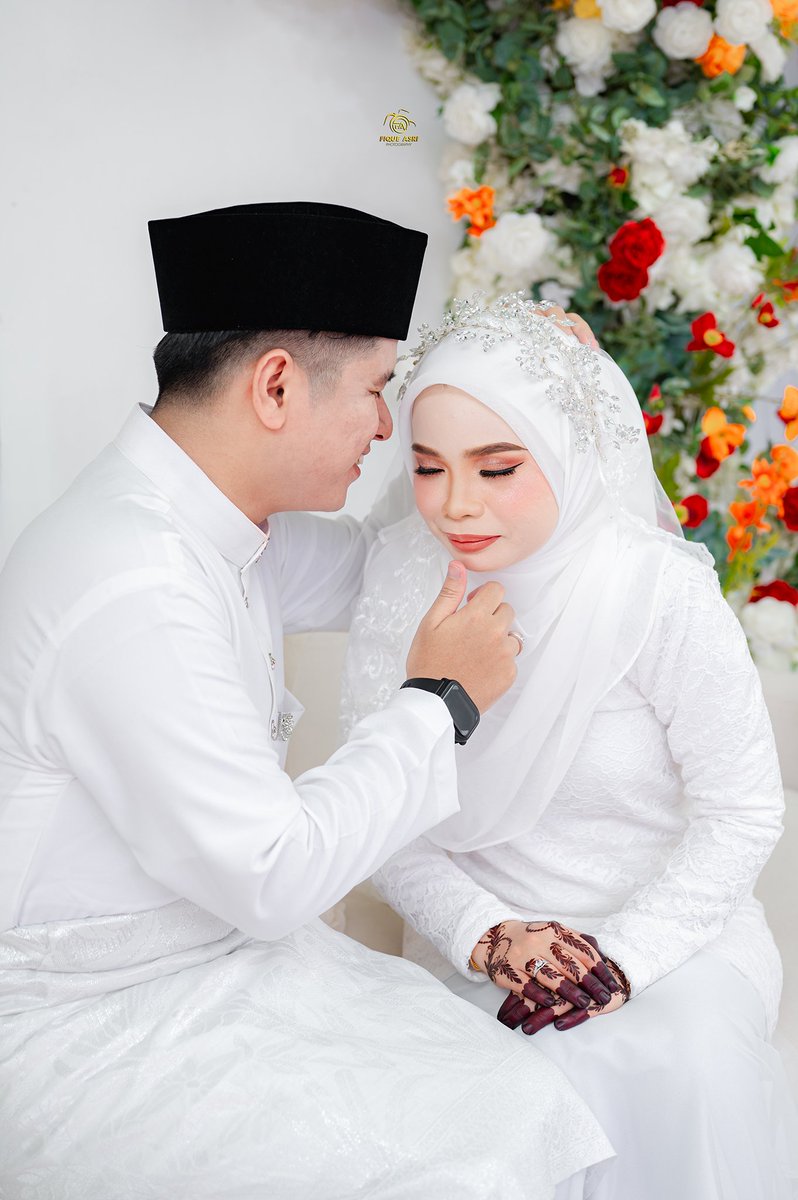 Atheefique's tweet photo. Amirah + Lutfi..
Nikah photo at Pantai Kundur, Tangga Batu, Melaka.. https://t.co/YhhzxZWWfo