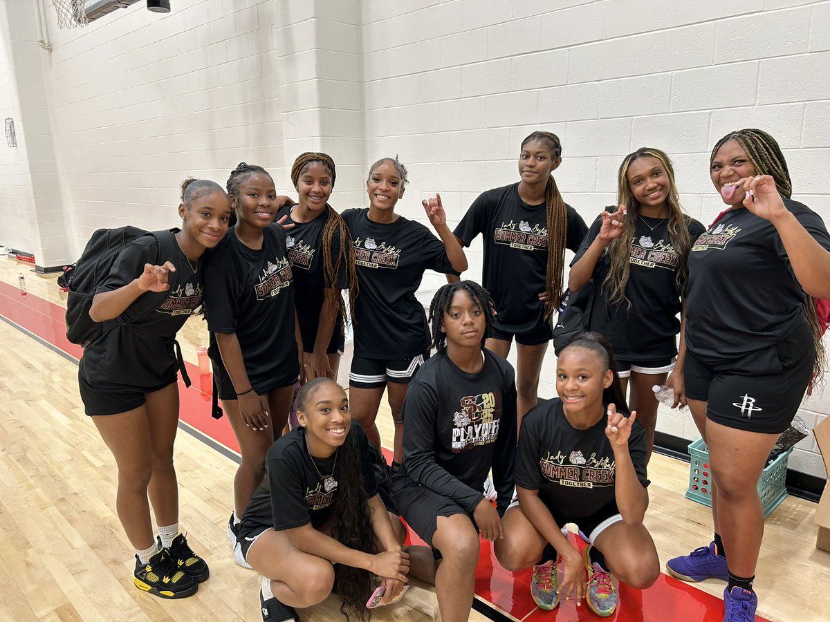 Kyra Bauer tweet media