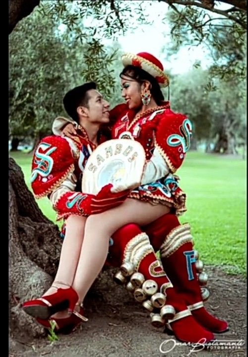 Zia_NGBB's tweet photo. Caporales dancers
Caporales is a high-energy Bolivian folk dance that emerged in the late 1960s. The dance commemorates the Caporal. Caporales is now a popular dance performed throughout Bolivia and other countries during carnivals and festivals.  #nativecouples https://t.co/8U4wSY6D1F