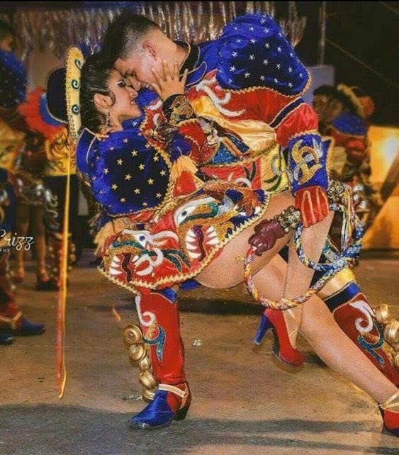 Zia_NGBB's tweet photo. Caporales dancers
Caporales is a high-energy Bolivian folk dance that emerged in the late 1960s. The dance commemorates the Caporal. Caporales is now a popular dance performed throughout Bolivia and other countries during carnivals and festivals.  #nativecouples https://t.co/8U4wSY6D1F