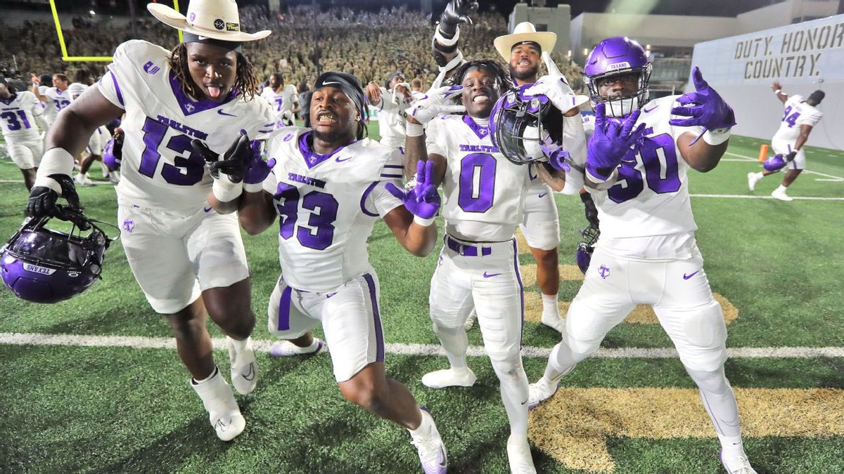 JabarieBaker's tweet photo. AGTG.. blessed to receive an offer from Tarleton State !! @CoachWaltonTSU @CoachEaglin123 @JUCOFFrenzy @JuCoFootballACE @CoachTyPhillips @GMC_Football @Coach_AntRod https://t.co/nWj8R3CHyJ