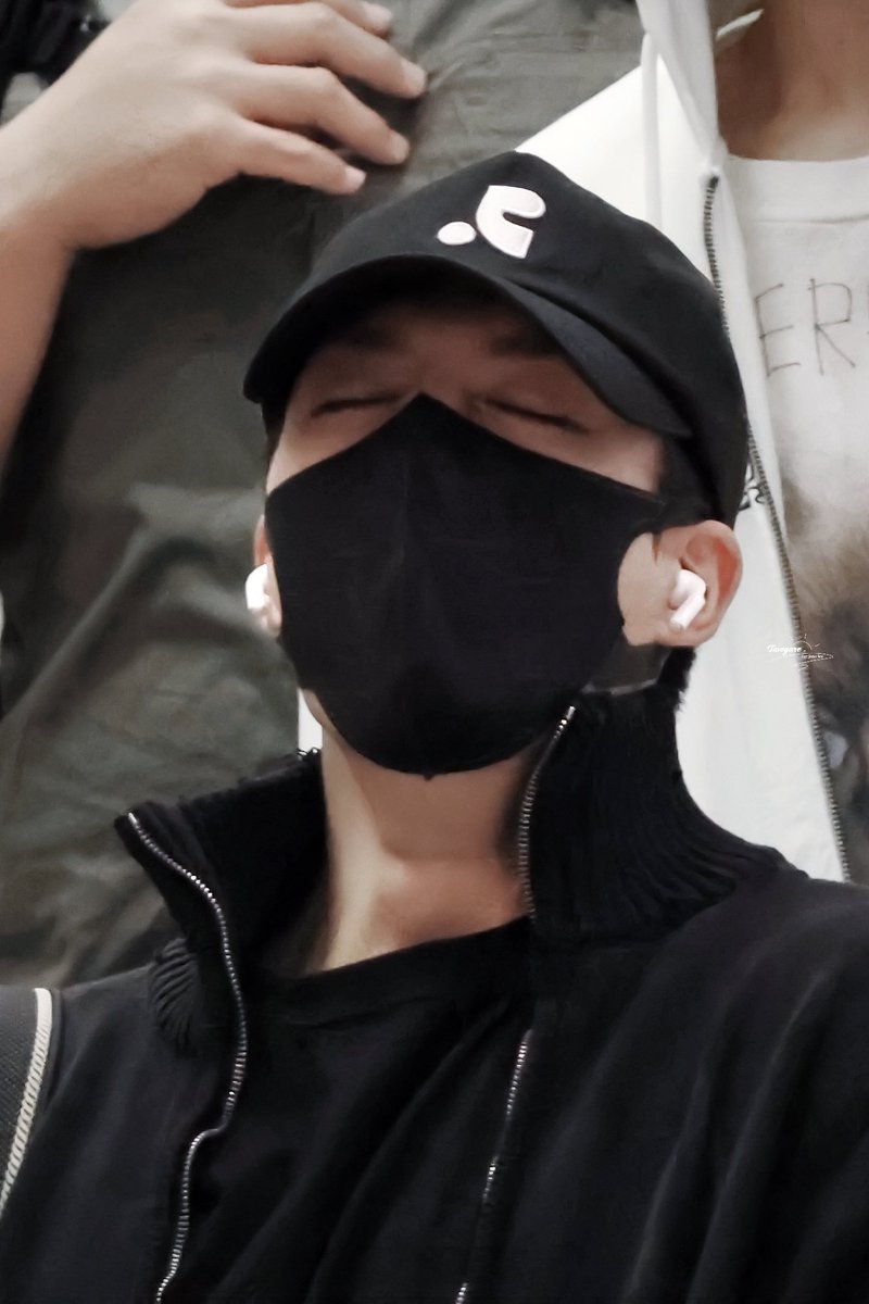 เอ็นดูโน่นอนน้อยก็ว่า18 ชม.ก็เลยยังง่วงอยู่