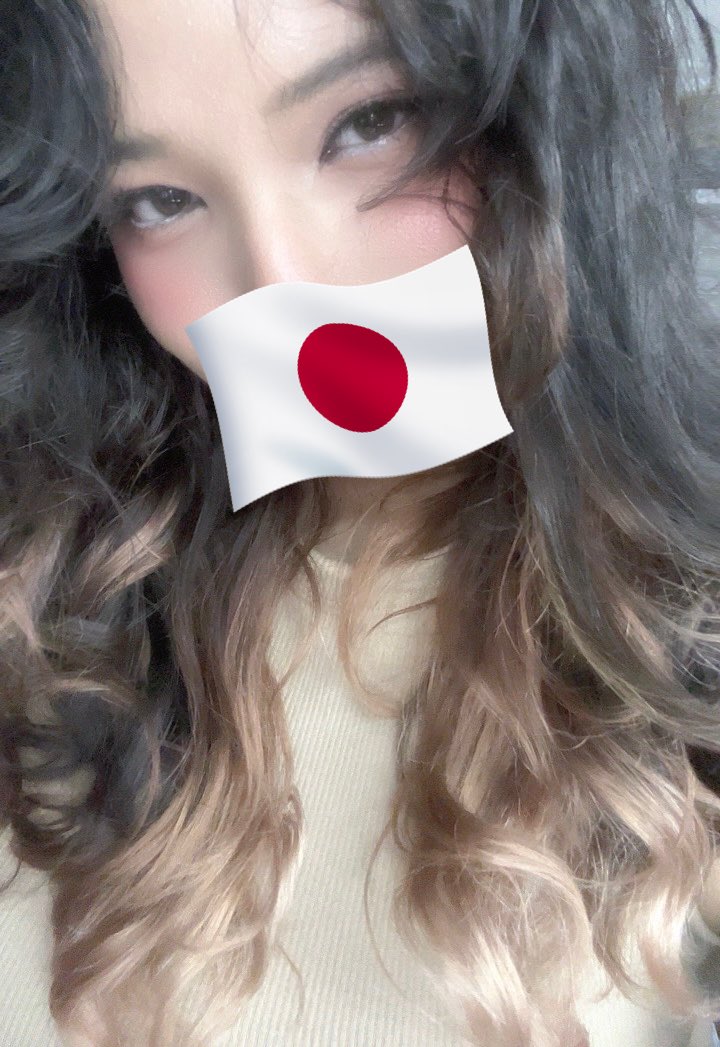 愛 tweet media