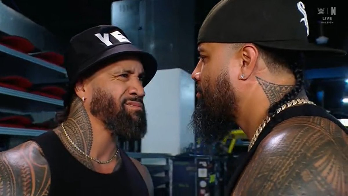 theusotwinzcom's tweet image. #TheUsos #YEET