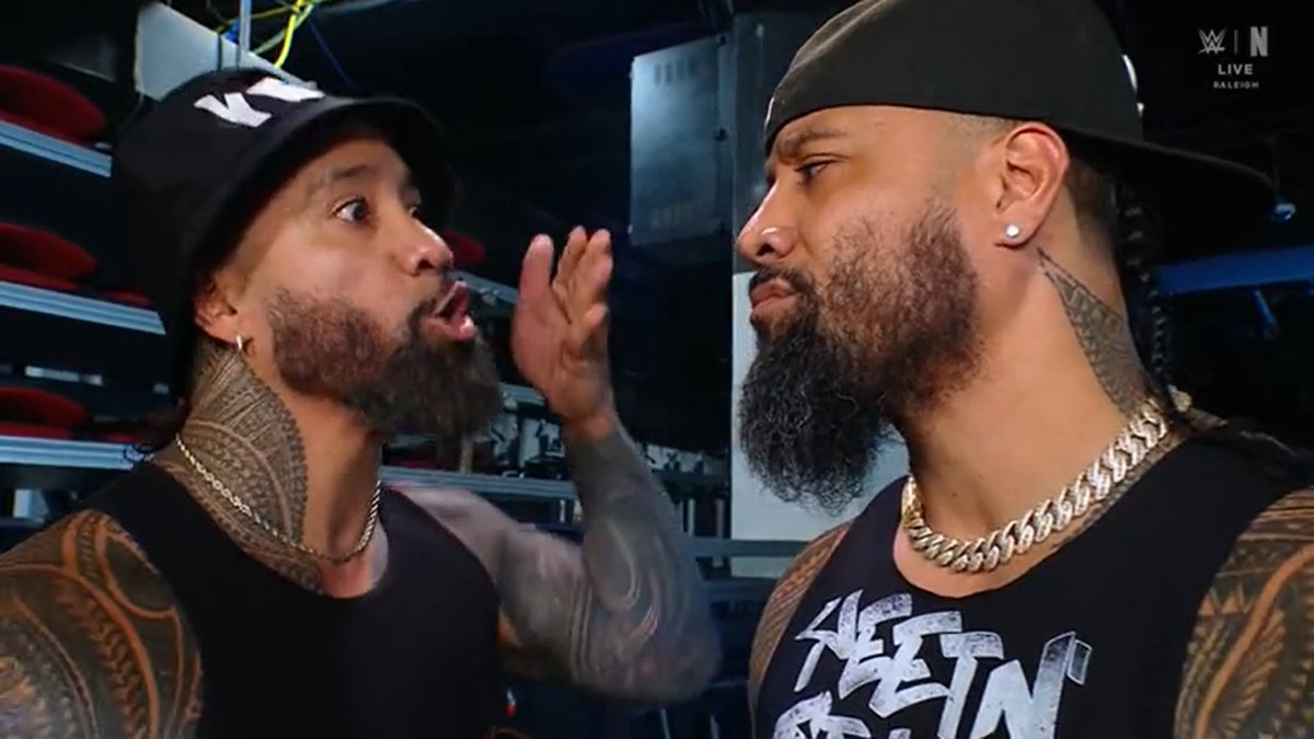 theusotwinzcom's tweet image. #TheUsos #YEET