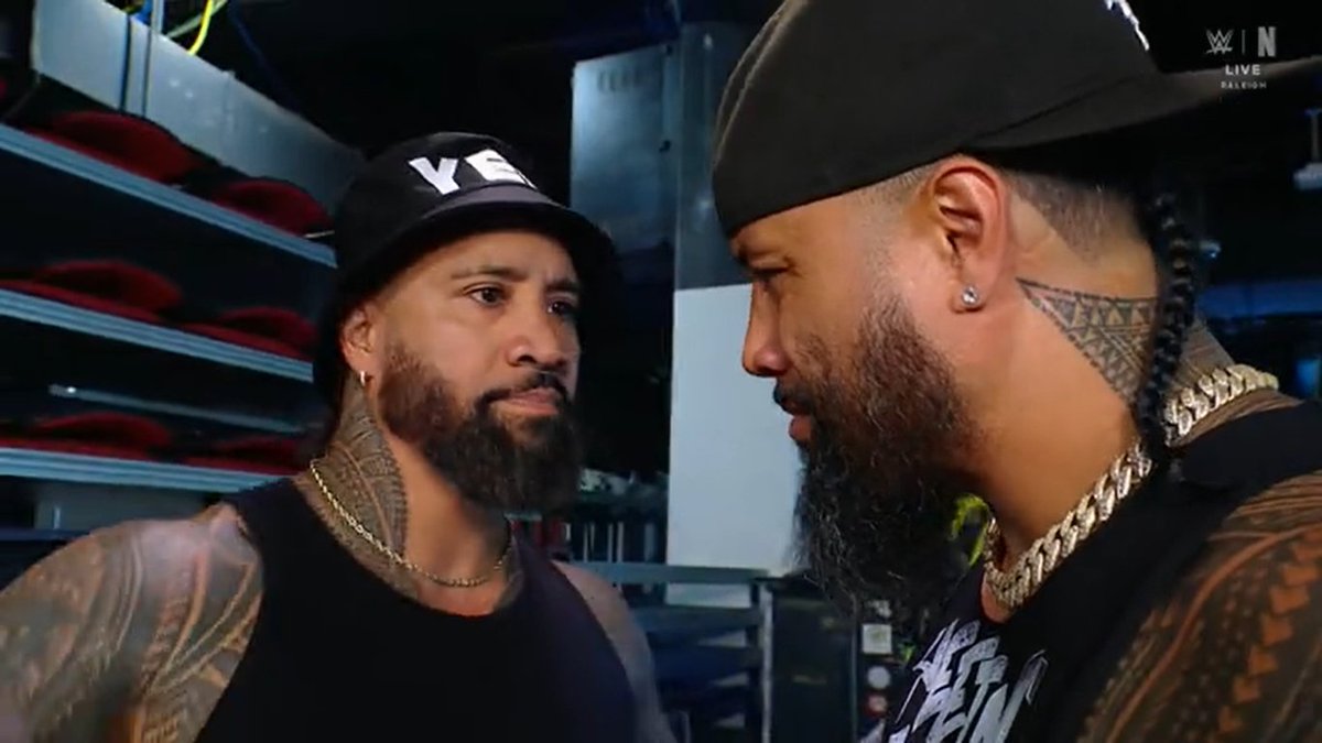 theusotwinzcom's tweet image. #TheUsos #YEET