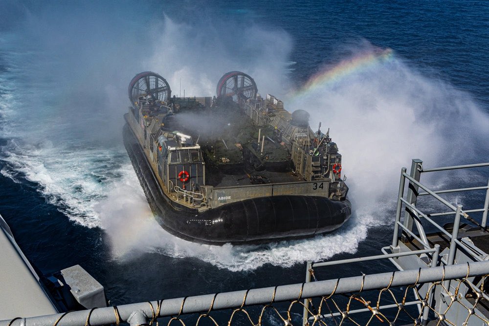 🚨Update: US Marines training to storm the beaches off the coast of Venezuela are causing El Presidente Maduro many sleepless nights! Venezuela is on full alert and trying to prepare for the US attack!!
