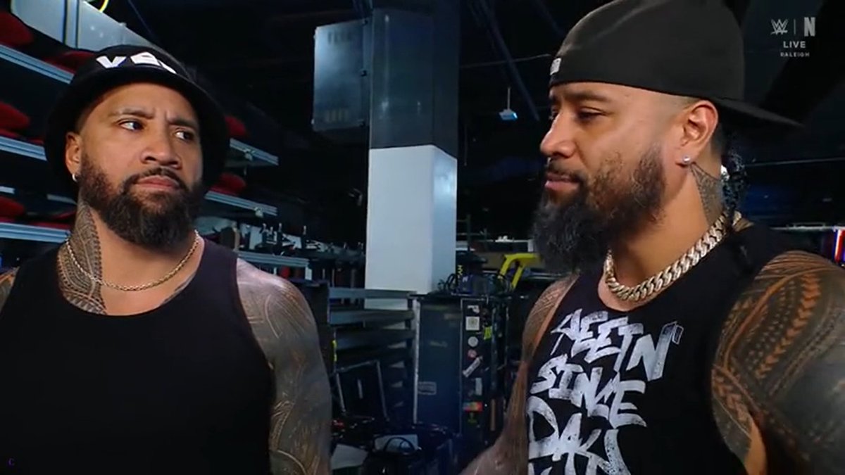 theusotwinzcom's tweet image. #TheUsos #YEET