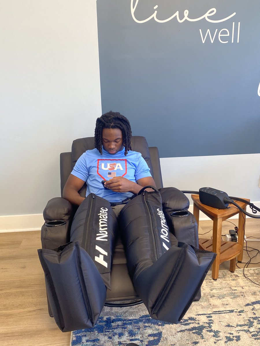 Joshua “Juice” Tate🦹🏾♂️🧬™️ (@_juicetate) on Twitter photo Legs in the sleeves, mind on the mission. #Normatec #RecoveryDay Legs in the sleeves, mind on the mission. #Normatec #RecoveryDay