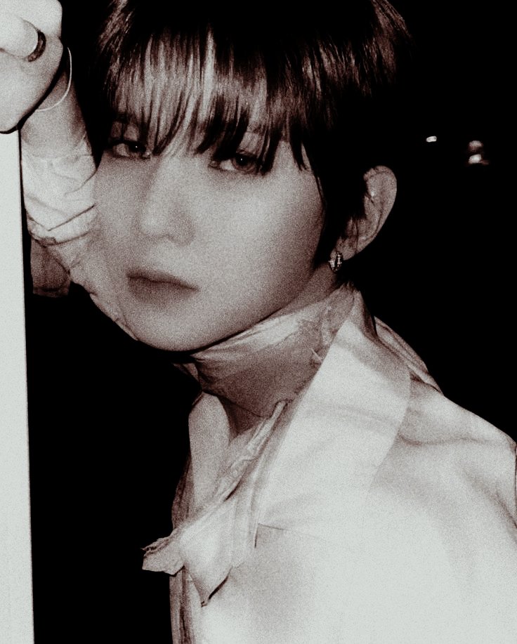 rationalhunt's tweet photo. ㅤㅤㅤ ㅤㅤㅤ                                                          
                blake. vocalist and visual
                   of ( nocturnal ). killer.               ㅤㅤㅤㅤㅤ ㅤㅤㅤㅤㅤㅤ ㅤㅤㅤㅤㅤ ㅤㅤㅤㅤㅤㅤ ㅤㅤㅤ https://t.co/fXoEKeIKnO
