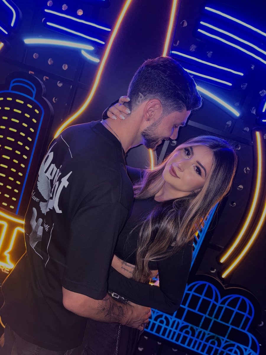 Não tô tankando minha namorada loira, é isso. ❤️