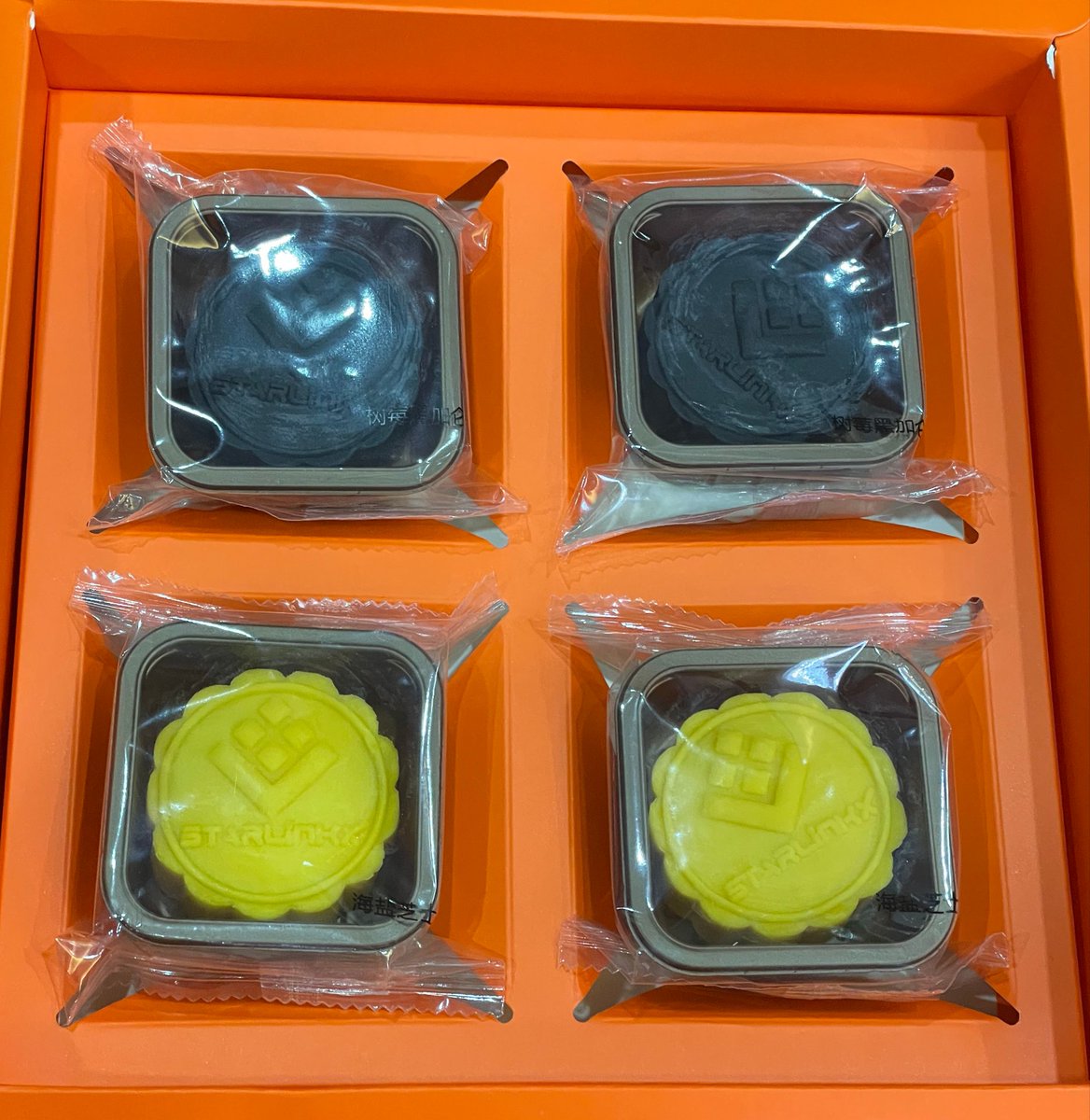 Alpha_AIbot's tweet image. 🔥新加坡🇸🇬TOKEN2049
🔥​集结号：在Token2049偶遇到Money哥，请主动撩他，会随机赠送StarlinkX生态礼品，有代币、算力节点、AI戒指、月饼、随手礼🎁
​TG:@MoneyGe888
​WS:+84 865671065

@StarlinkXGlobal  @MoneyGe888 @BNBCHAINLABS