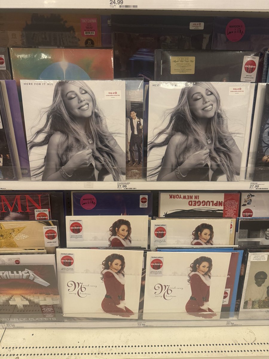 MegZGrenfell's tweet image. Yassss this is how all music sections in stores should be!! 🙌 @MariahCarey #HereForItAll