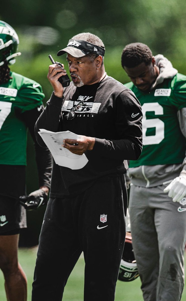 NYJetsTFMedia's tweet photo. If the #Jets entire defense looks bad, there's one person to blame https://t.co/m4Vf6vfs1j
