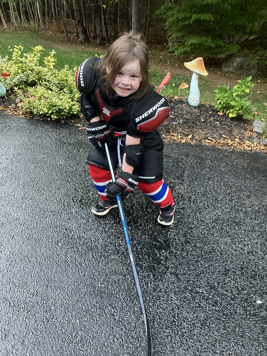 RodneyMyers23's tweet photo. @sherwoodhockey if you brand rep we got one or two for you. Anything helps; love yall products. Sending positive vibes from future gold medalist ;) https://t.co/cI9RrBX1JE