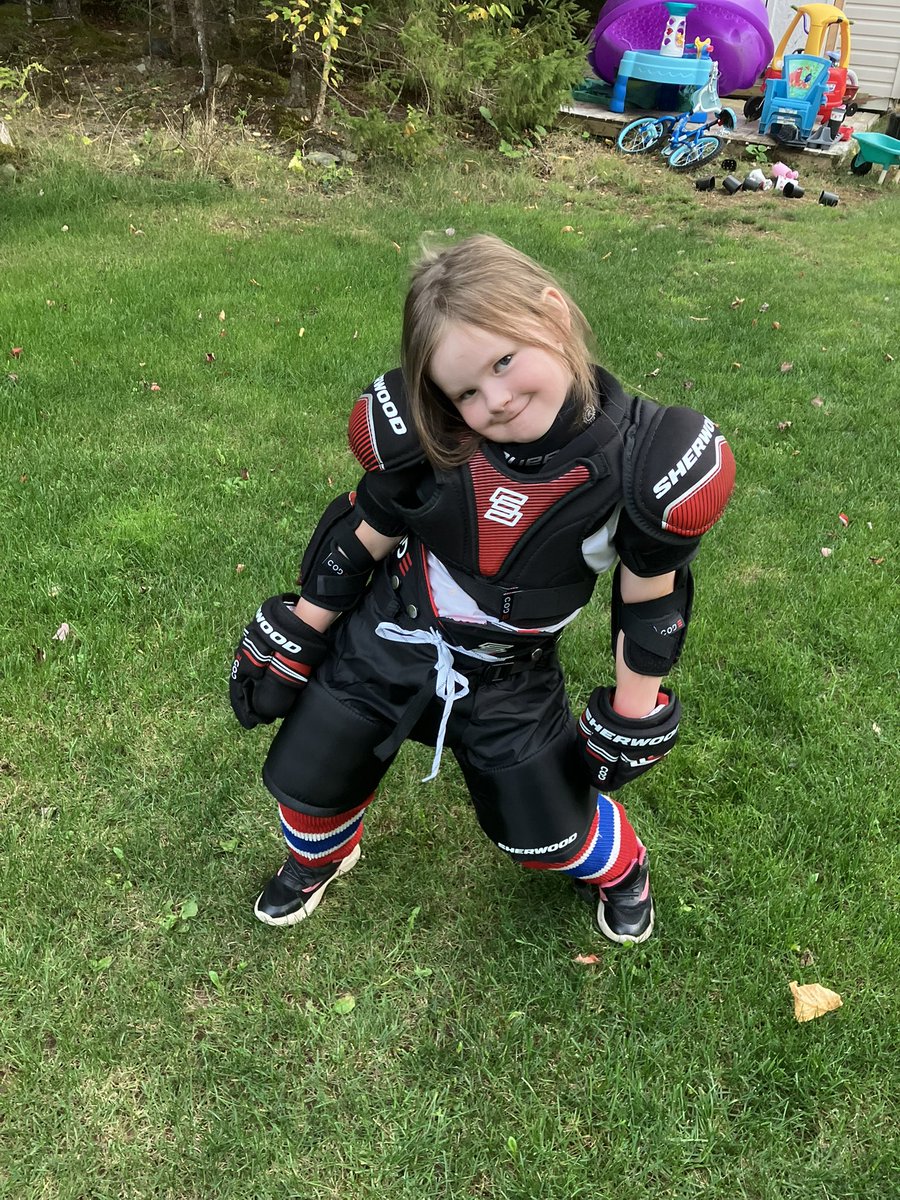 RodneyMyers23's tweet photo. @sherwoodhockey if you brand rep we got one or two for you. Anything helps; love yall products. Sending positive vibes from future gold medalist ;) https://t.co/cI9RrBX1JE