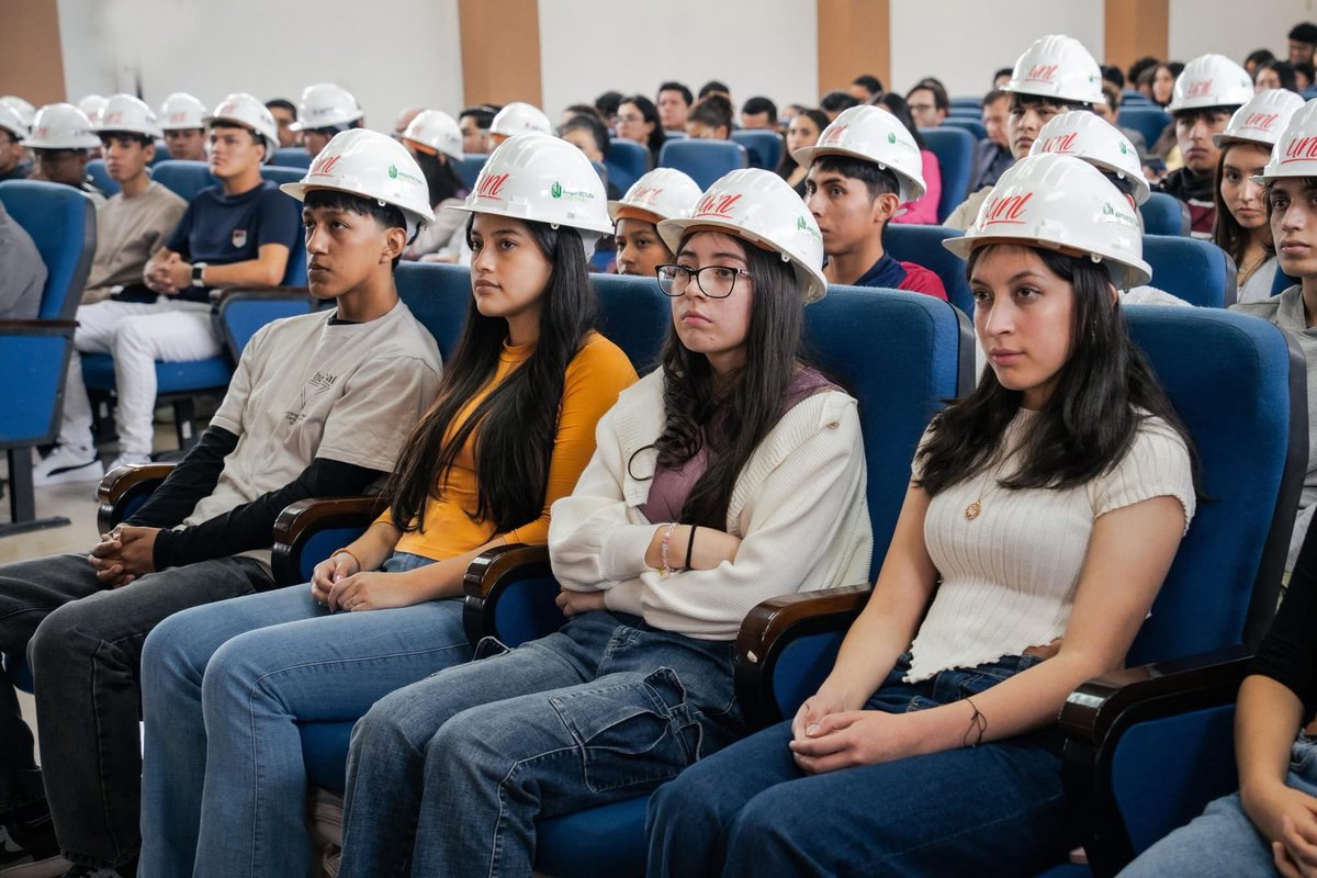 Nuestra <a href="/UNLoficial/">Universidad Nacional de Loja</a> inicia un nuevo ciclo académico. Más de 16 000 estudiantes, 49 carreras de grado y 2 nuevas áreas de formación: Arquitectura Sostenible e Ingeniería Civil.

¡Bienvenidos a la UNL, donde los sueños se transforman en futuro!