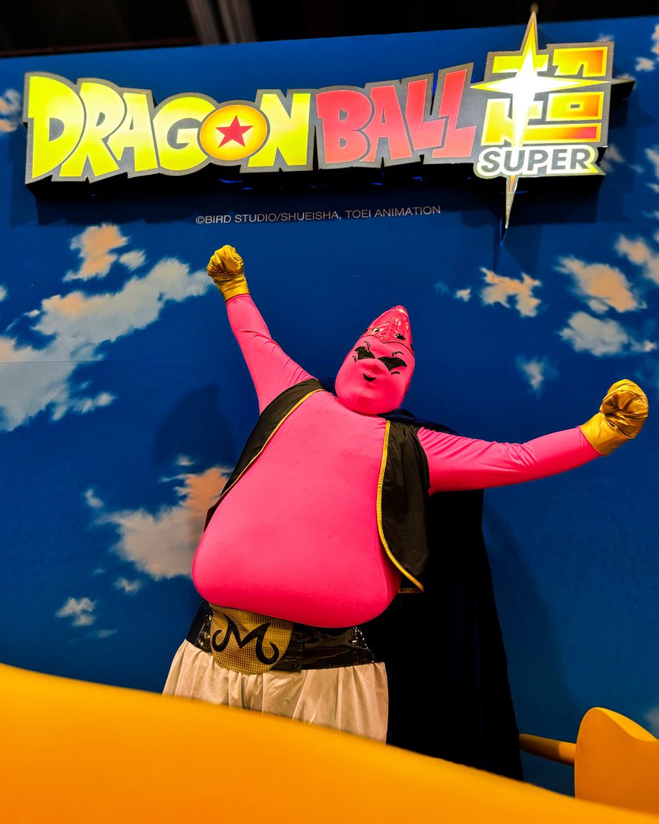 ToeiAnimationLA's tweet photo. ¡Un verdadero espectáculo de poder saiyajin! 💥 La legendaria Nube Voladora apareció en el Stand Oficial de Dragon Ball Super junto a Bandai Namco en #AniMole3 ☁✨

✨ Además, vimos cosplays con un Ki impresionante. 🔮🐉 ¿Cuál es tu favorito? 😍

#DragonBall #BandaiNamco #Cosplay