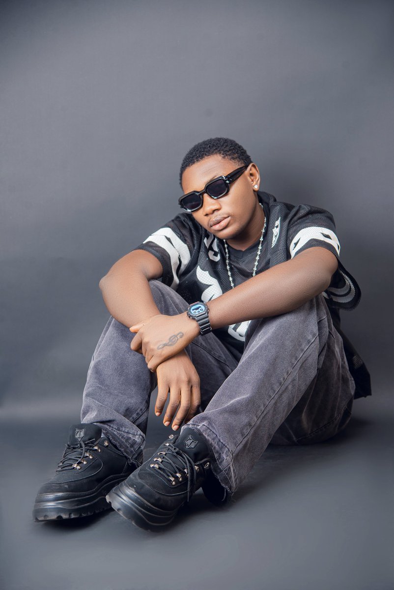 _wiselic_'s tweet image. #wiselic #made #in #black 🖤❤️🪖🦉