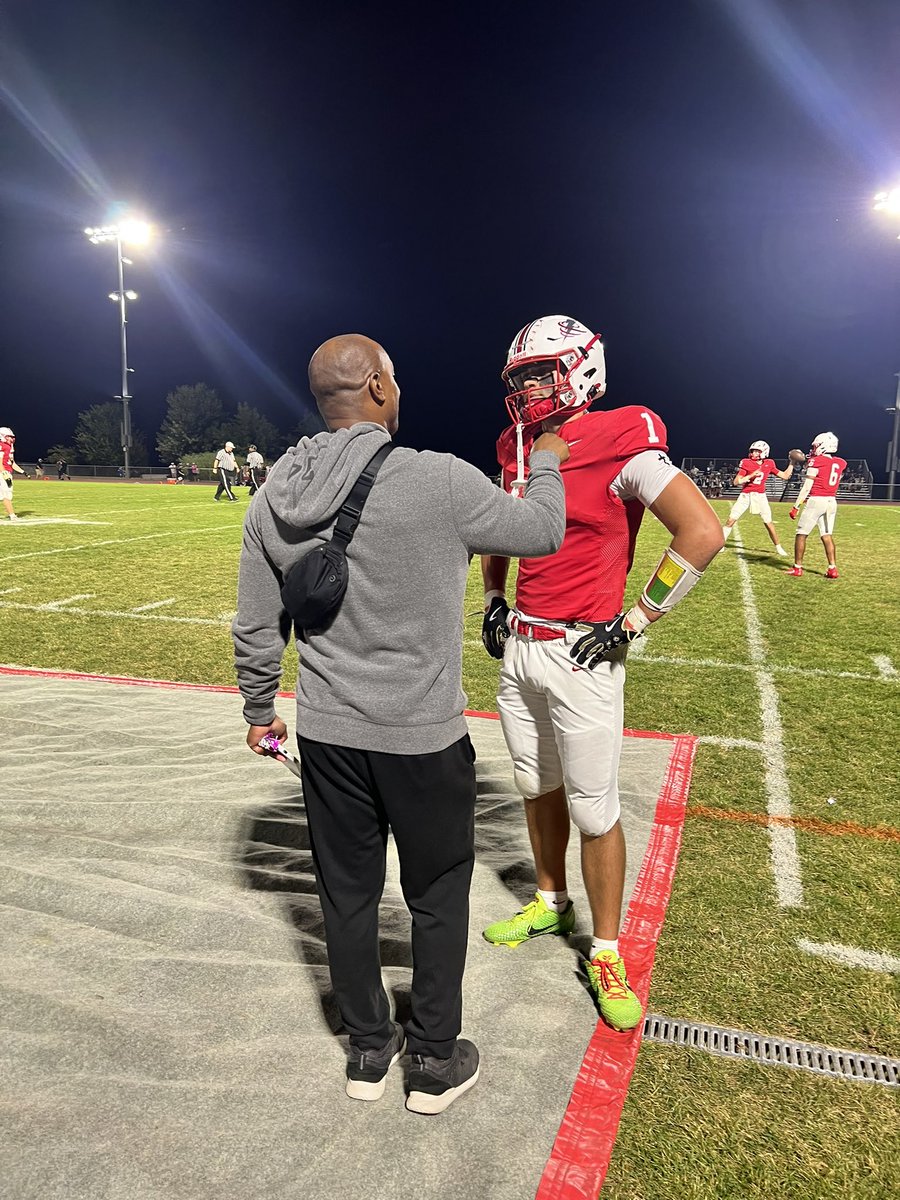 gavinmuellerr's tweet image. Always a blessing when you get to meet an inspiration like @paytonsun , even more awesome when he is giving you advice throughout the game! Thank you for taking the time to come see us, hope you to see you guys again soon! 

Thank you God for making this happen.
@SEHSSTORMFB