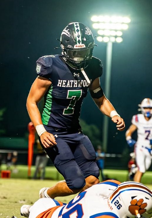 heywardbelser's tweet photo. Sophomore Mid Season highlights ⭐️
53 tackles 
12 tfl
1 sack 
3 pbu 
@Tymere_4 @AthleticsHHES @PrepRedzone @GamecockFB @CoachSElliott @Adam_Pilapil @coachdannylewis 

Highlights - https://t.co/2rj2ZRHWvD https://t.co/l6Sm1rNWNL