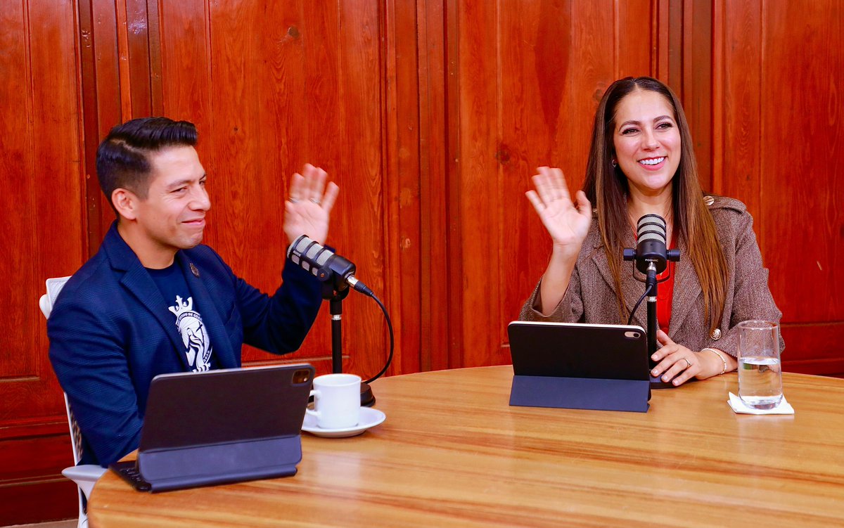 Un año de resultados, de escuchar y de estar en cada rincón de Guanajuato. 💪
#ElAñoDeLaGente es apenas el comienzo… lo mejor está por venir. Los proyectos que hemos impulsado ya se sienten en la vida de nuestra gente. 💙

Gracias a mi compañero de vida, el chulo Juan Carlos