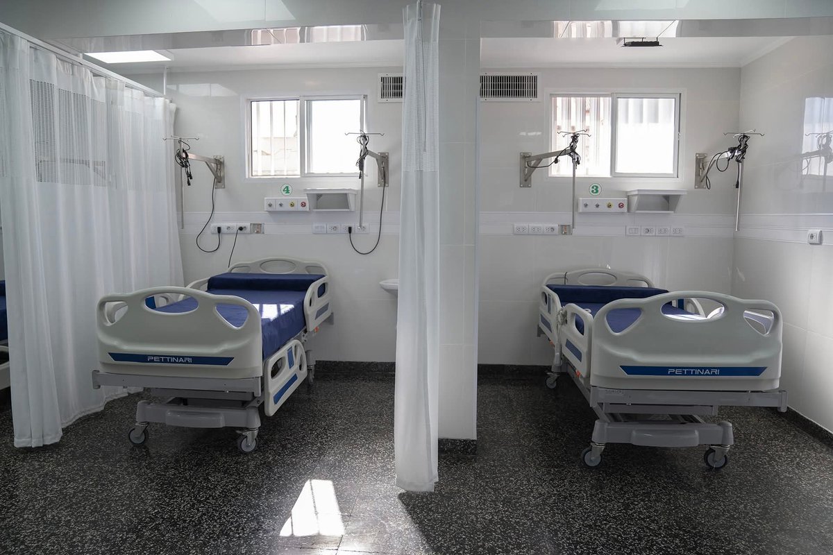 Gracias al destacado trabajo de la Asociación Cooperadora del Hospital San Antonio se reinauguró la Sala de Terapia Intensiva del nosocomio local. 🙌

Esta importante obra incorporó tecnología avanzada y elevó el confort de la UTI  para mejorar la calidad de atención.