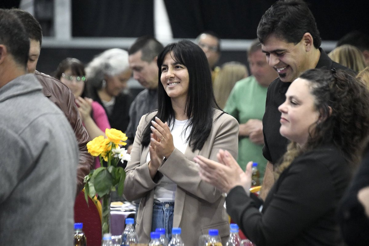 🙌🏻✝️ Hoy celebramos el Día del Pastor con un encuentro muy especial en el Ministerio Internacional Diorthoma, en la ciudad de #GrandBourg.

Agradecemos de corazón al pastor Jairo y la pastora Silvia Cantero por su invitación y por recibirnos con tanto cariño en su casa. 

En el