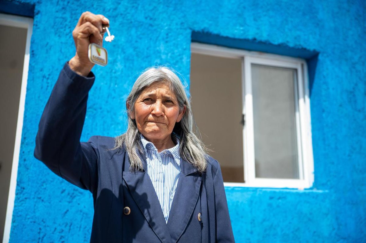 🏠🌟 19 familias de Salinas de Bustos cumplieron el sueño de su hogar
El gobernador Ricardo Quintela encabezó la entrega de casas en esta localidad rural del departamento Independencia, beneficiando a más de 60 personas.

🔗 contactorioja.com.ar/articulo/la-pr…