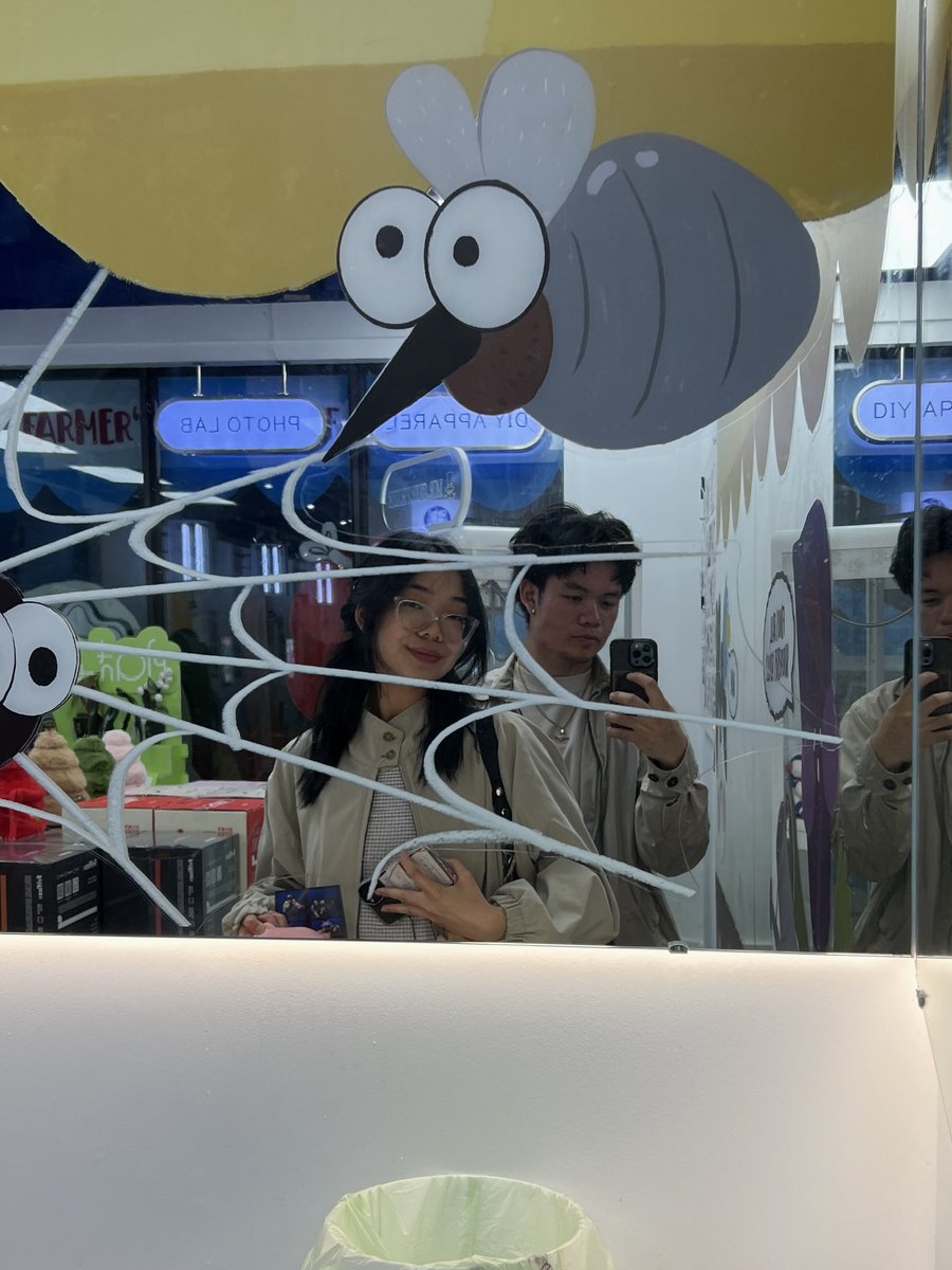 governmentenemy's tweet photo. mogged everyone at the apple farm 🩵 https://t.co/os4BFRkAo1
