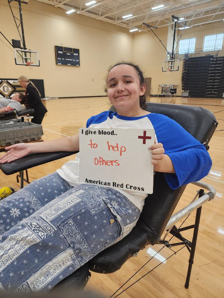 JenniferLewis71's tweet photo. @GlenwoodRams The next generation finding out how amazing it feels to help others!  Next drive is 12/1.  Message me for an appointment. https://t.co/7tYgdqC4hk