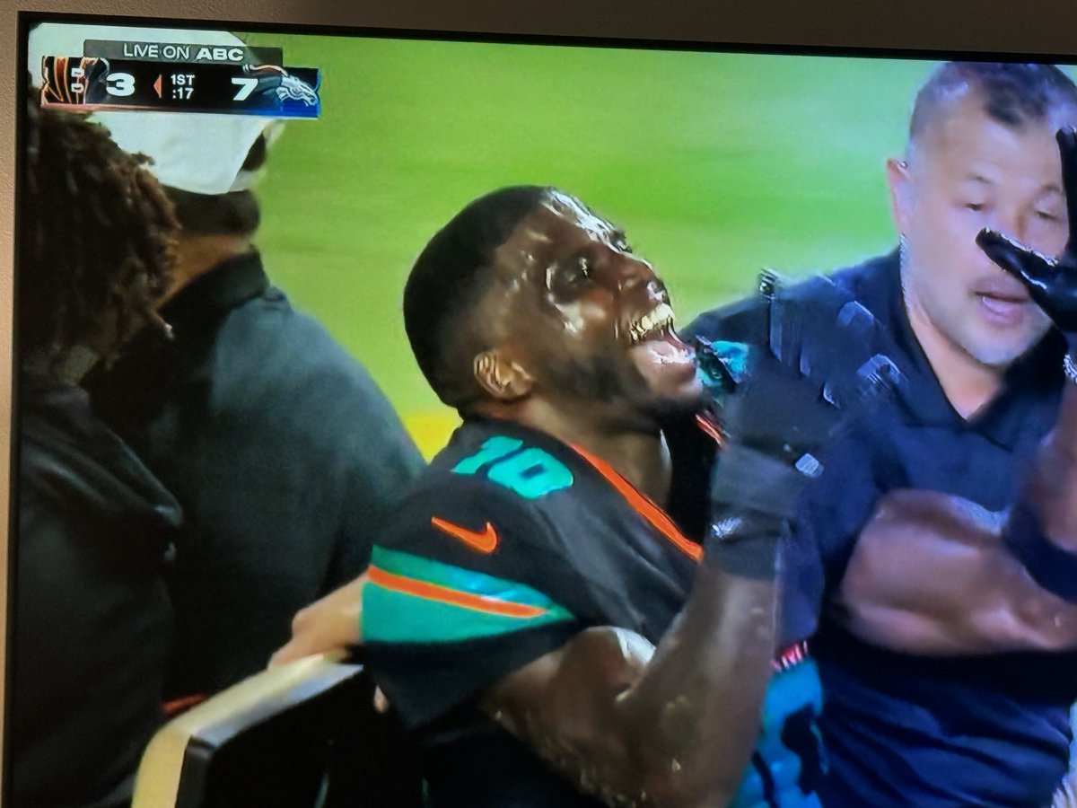 ArmandoSalguero's tweet photo. If you’re gonna go off injured, go off like this! https://t.co/qpku2NmXa6