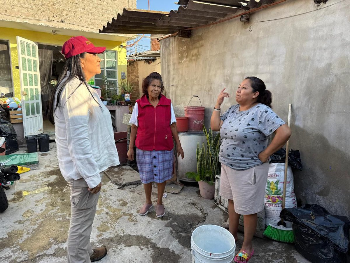 A_MontielR's tweet image. Por instrucciones de nuestra presidenta @Claudiashein, nos trasladamos a las zonas afectadas por las recientes lluvias para implementar el #CensoBienestar y apoyar a las familias de #Nezahualcóyotl, #Edomex.
@Adolfo_Cerqueda
@OscarDelCuetoG
@RodrigoAbdalaD @Carlos_Luna_Vaz…