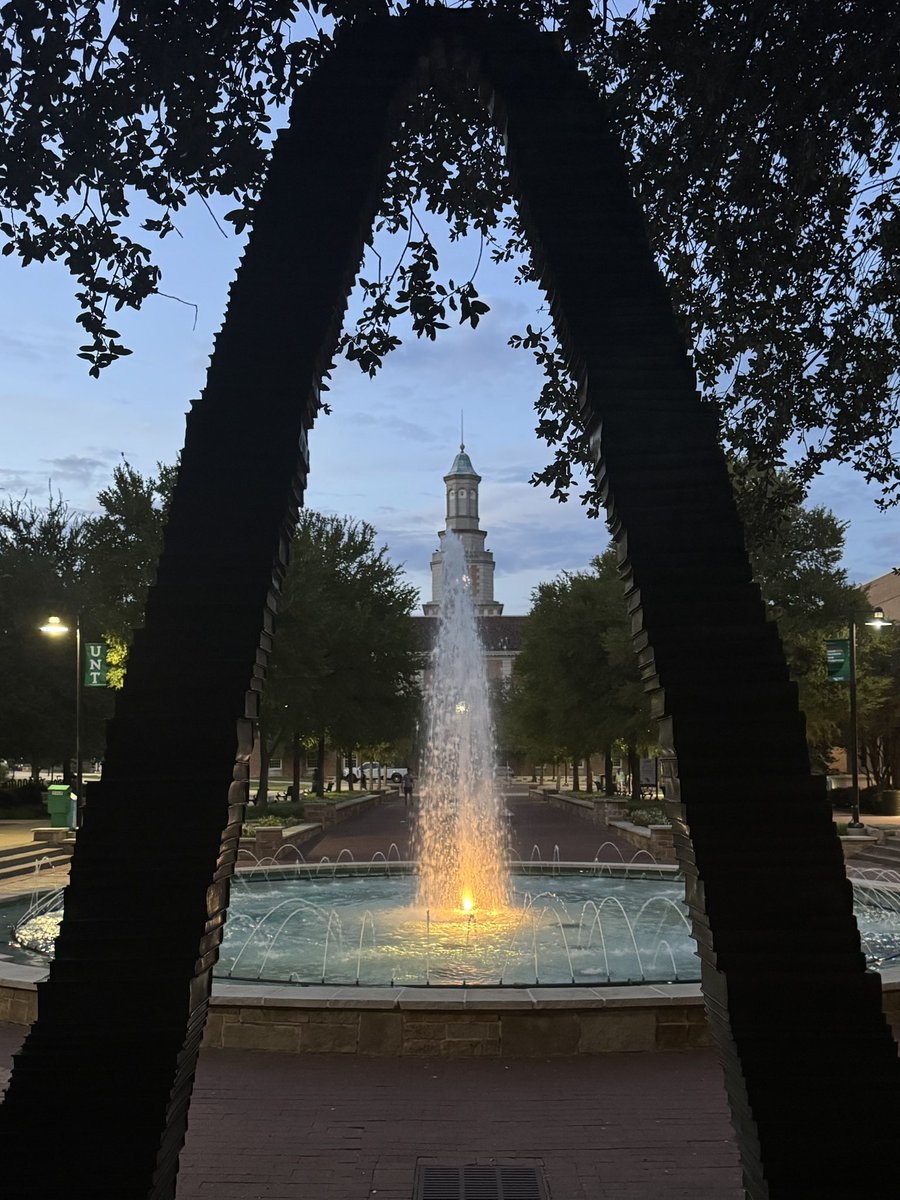 jimcoll's tweet photo. Scenes from this evening’s jog around campus. https://t.co/rBe88IiUC4