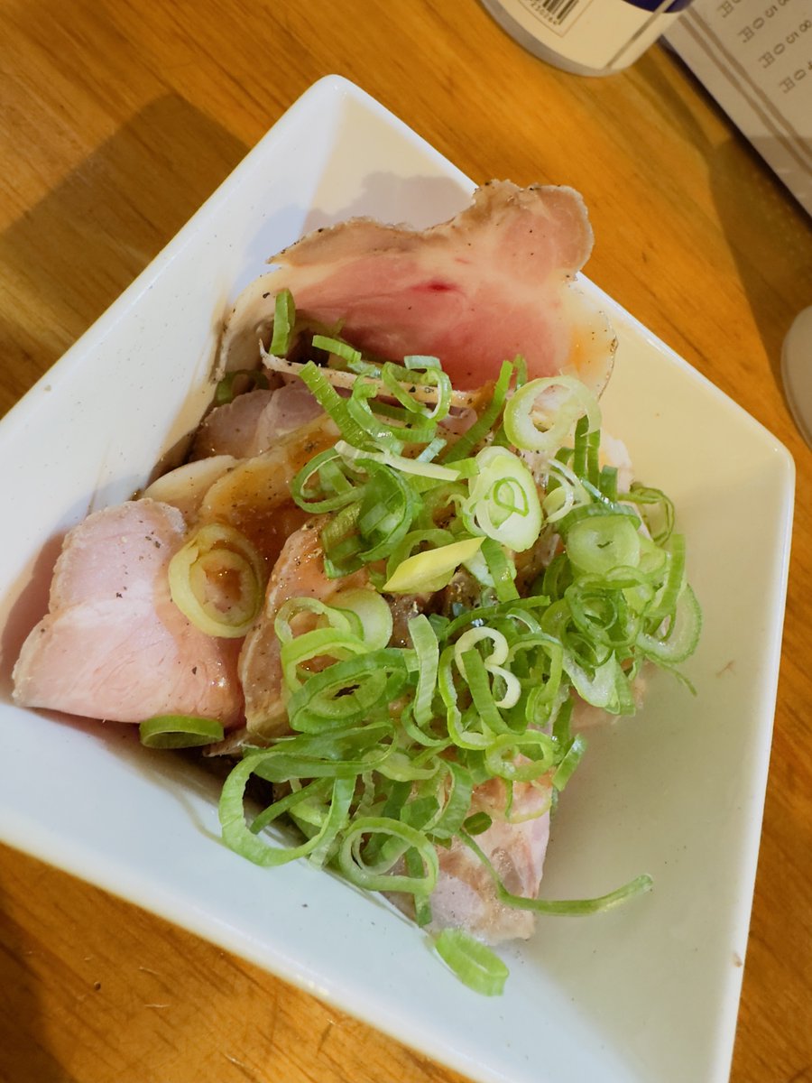msms623623's tweet image. 昨日は
実家の肉祭へ
肉祭のラーメンは食い損ねるし
辛いし。。
でもちゃんとレアチャは食べた‼️
そして母ちゃんの服かっけぇー🔥🔥
#湊 #肉祭 #男母ちゃん