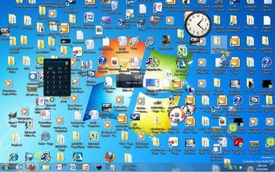 jrsowash's tweet image. Don&apos;t be this person. Put your stuff in FOLDERS! #techtips #organize