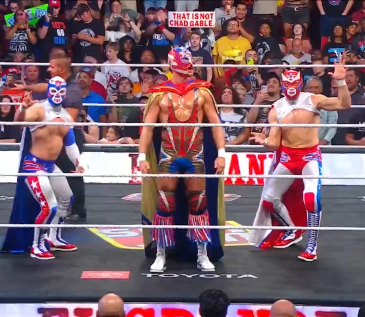 chukaflu02's tweet image. Está imagen engloba TODO lo que pienso del punto a dónde ha llegado esto con 3 Americanos. #WWERaw